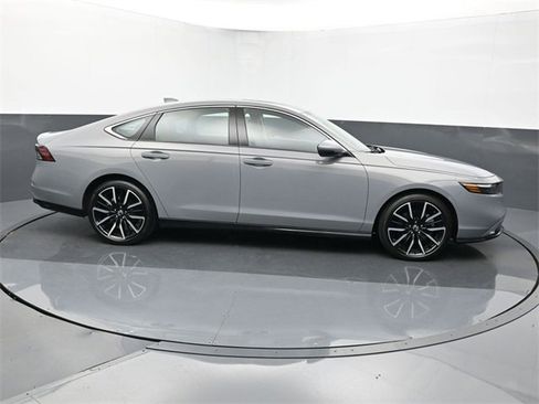 Used 2024 Honda Accord Touring image 6