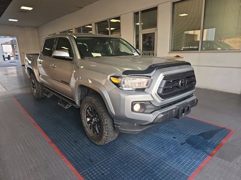 Used 2023 Toyota Tacoma SR5 RWD image 2