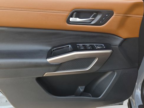 Used 2024 Nissan Pathfinder Platinum w/ Cargo Package image 22