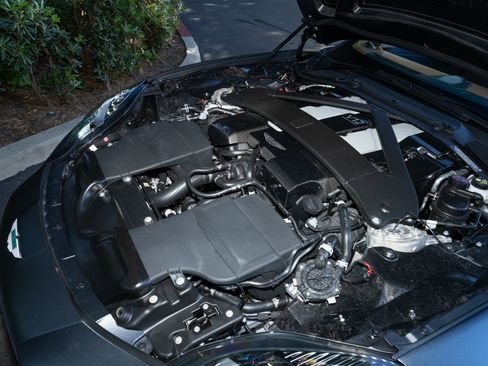 Used 2025 Aston Martin Vanquish RWD image 12