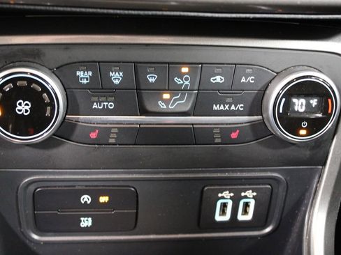 Used 2021 Ford EcoSport SE image 38