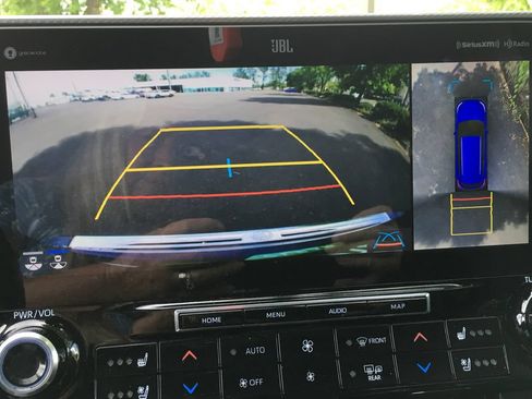 Used 2021 Toyota Highlander Platinum AWD/4WD image 17