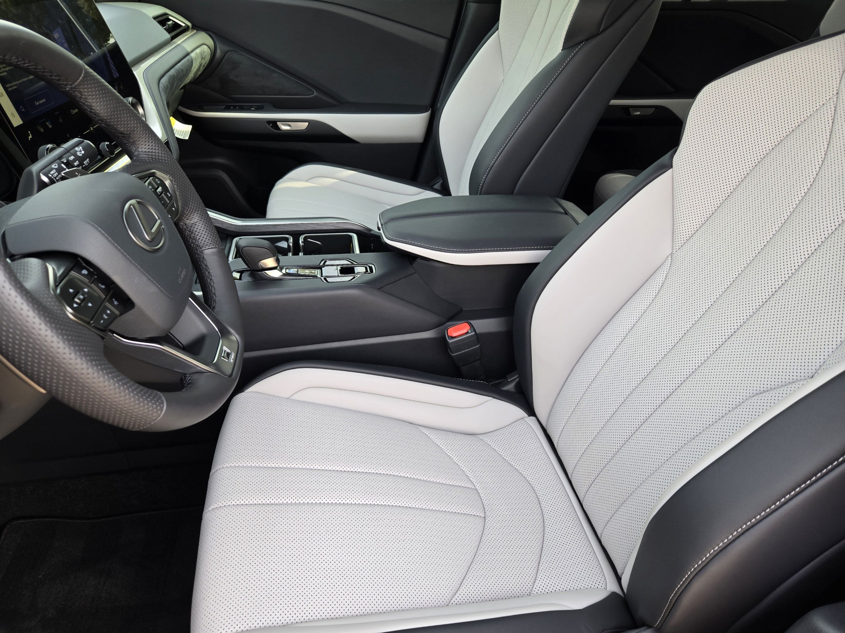 New 2026 Lexus TX 500h AWD w/ Technology Package image 5