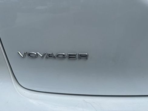 Used 2023 Chrysler Voyager LX FWD image 37