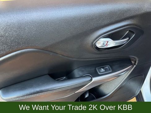 Used 2022 Jeep Cherokee Latitude Lux image 15