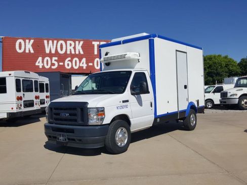 Used 2023 Ford E-350 and Econoline 350 Super Duty w/ Power Windows & Locks Group RWD image 3