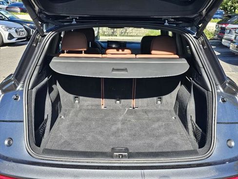 Used 2022 Audi Q5 2.0T Premium w/ Convenience Package image 8