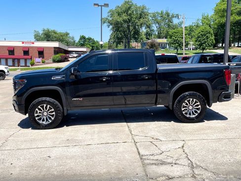 Used 2023 GMC Sierra 1500 AT4 w/ Technology Package AWD/4WD image 3