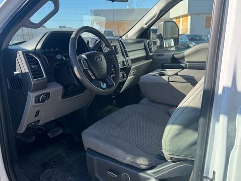 Used 2017 Ford F250 XLT w/ XLT Value Package image 11