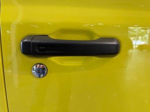 Used 2023 Jeep Gladiator Mojave w/ Cold Weather Group AWD/4WD image 20