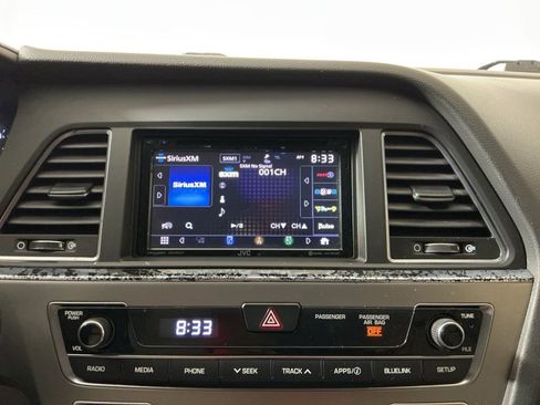 Used 2017 Hyundai Sonata SE FWD image 11
