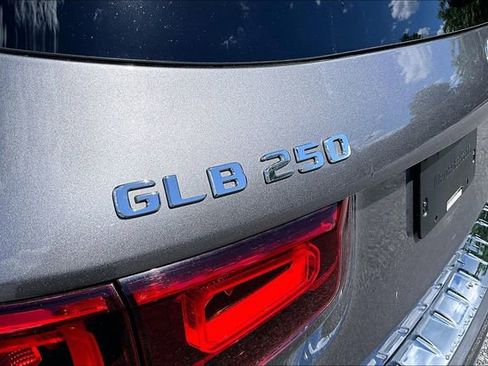 Certified 2022 Mercedes-Benz GLB 250 4MATIC image 12