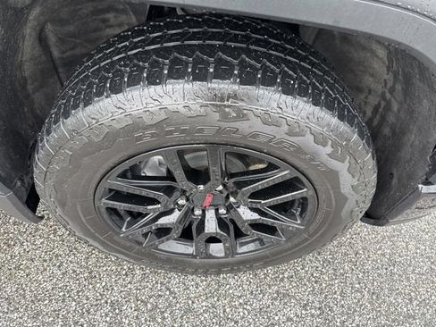 Certified 2024 GMC Sierra 1500 Elevation w/ Preferred Package AWD/4WD image 9