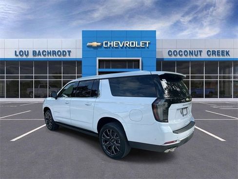 New 2026 Chevrolet Suburban High Country image 6