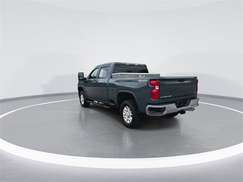 Used 2025 Chevrolet Silverado 2500 LT w/ Convenience Package image 9