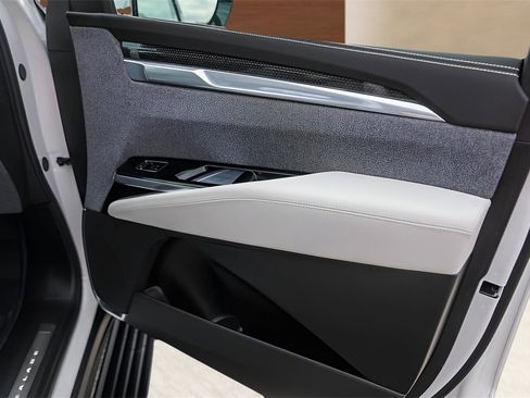 Certified 2025 Cadillac Escalade V w/ LPO, Floor Liner Package image 31