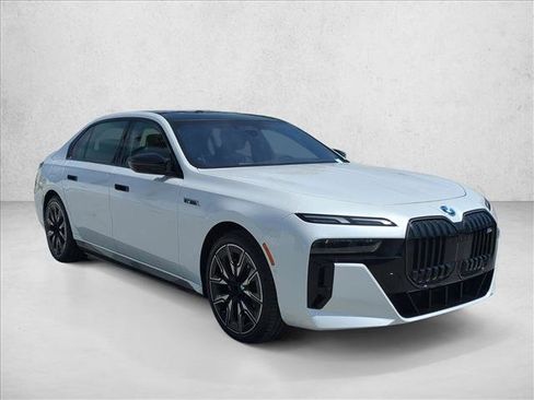 Used 2026 BMW i7 M70 AWD/4WD image 7