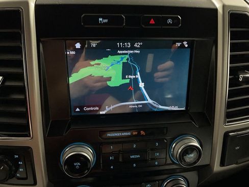 Used 2019 Ford F150 Lariat w/ Equipment Group 502A Luxury image 3