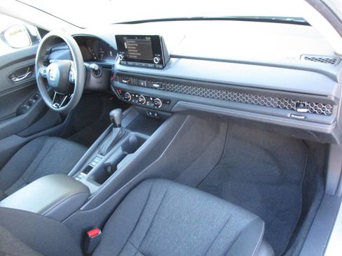 Used 2023 Honda Accord EX image 19