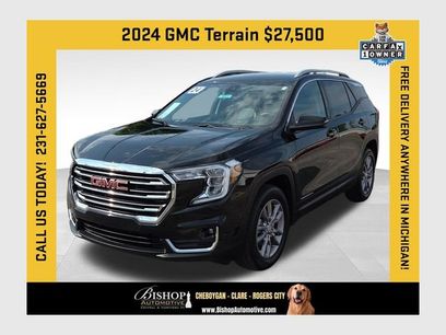 Used 2024 GMC Terrain SLT w/ LPO, Floor Liner Package