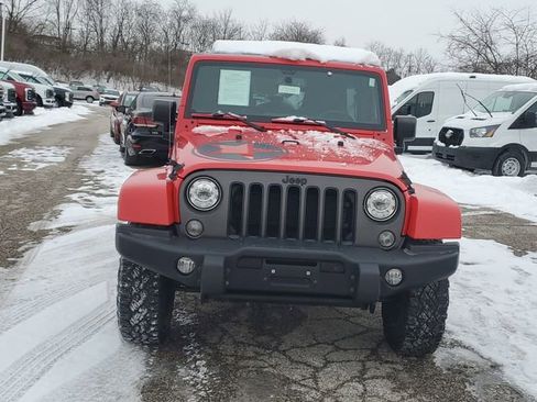 Used 2018 Jeep Wrangler Unlimited Sport image 2