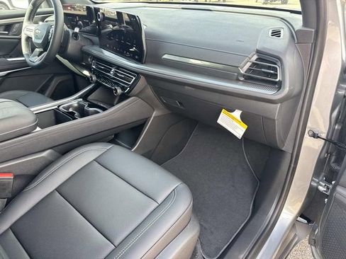 New 2026 Chevrolet Traverse LT w/ Driver Confidence Package FWD image 30