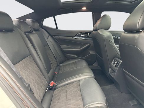 Used 2023 Nissan Maxima SR w/ Sport Mat Group FWD image 20
