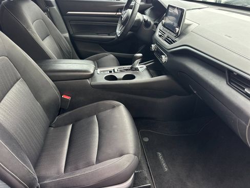 Used 2019 Nissan Altima 2.5 SV image 14