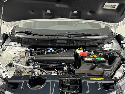 Used 2020 Nissan Rogue SV AWD/4WD image 17