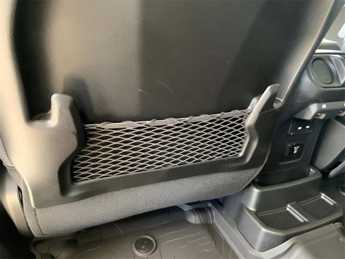 New 2025 Jeep Wrangler Unlimited Rubicon image 43