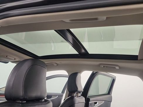 Used 2022 Lincoln Nautilus Reserve w/ Luxury Package image 15