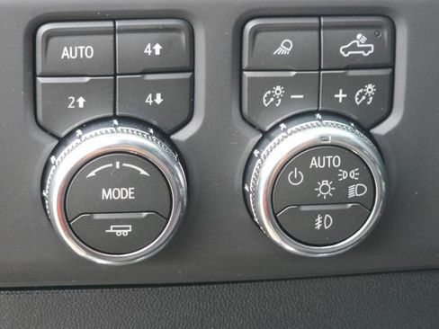 New 2026 GMC Sierra 3500 AT4 w/ AT4 Premium Plus Package AWD/4WD image 33