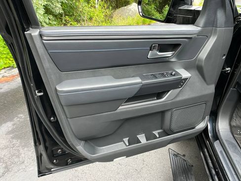 Used 2025 Toyota Tundra Platinum AWD/4WD image 11