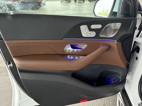 New 2026 Mercedes-Benz GLS 580 4MATIC image 21