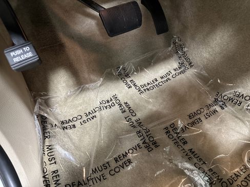 Used 2017 Jeep Grand Cherokee Overland image 17