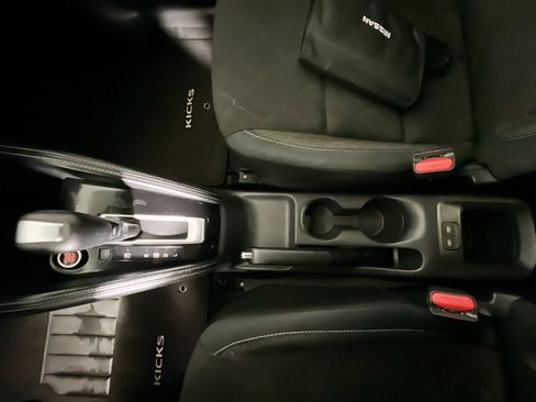Used 2018 Nissan Kicks SV image 26