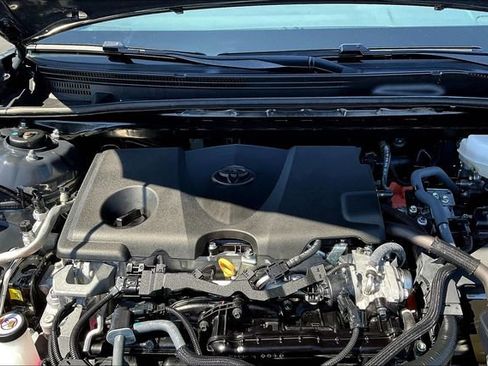 Used 2025 Toyota Camry SE image 31