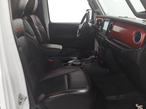 Used 2022 Jeep Wrangler Unlimited Rubicon w/ Cold Weather Group AWD/4WD image 19