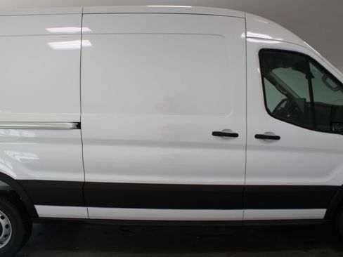 New 2026 Ford Transit 250 148 Medium Roof w/ Load Area Protection Package RWD image 10