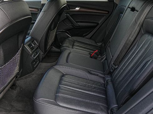 Used 2021 Audi Q5 2.0T Premium w/ Convenience Package image 28