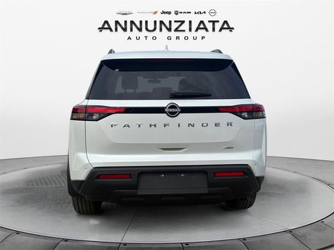 New 2025 Nissan Pathfinder SV image 4