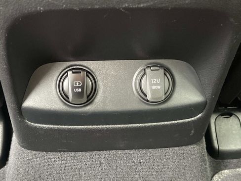 Used 2017 Kia Sorento FWD image 13