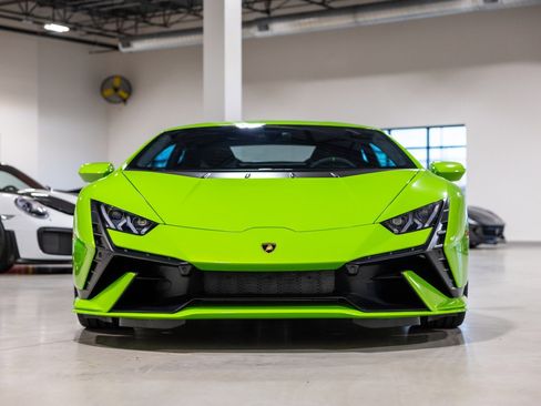 Used 2024 Lamborghini Huracan Tecnica image 2