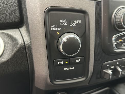 Used 2018 RAM 2500 Power Wagon w/ Leather & Luxury Group AWD/4WD image 30