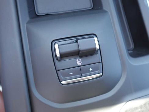 Used 2024 GMC Sierra 2500 Denali Ultimate image 25