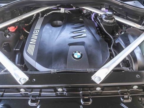 Certified 2025 BMW X7 xDrive40i w/ M Sport Package AWD/4WD image 24
