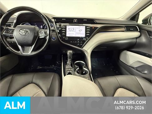 Used 2019 Toyota Camry XLE image 36