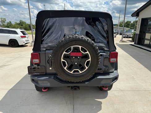Used 2017 Jeep Wrangler Unlimited Rubicon image 8