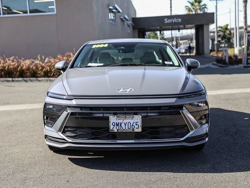 Used 2024 Hyundai Sonata SEL FWD image 2