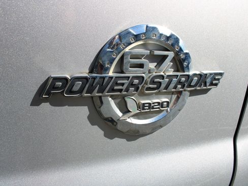 Used 2014 Ford F250 XLT w/ XLT Premium Package image 24